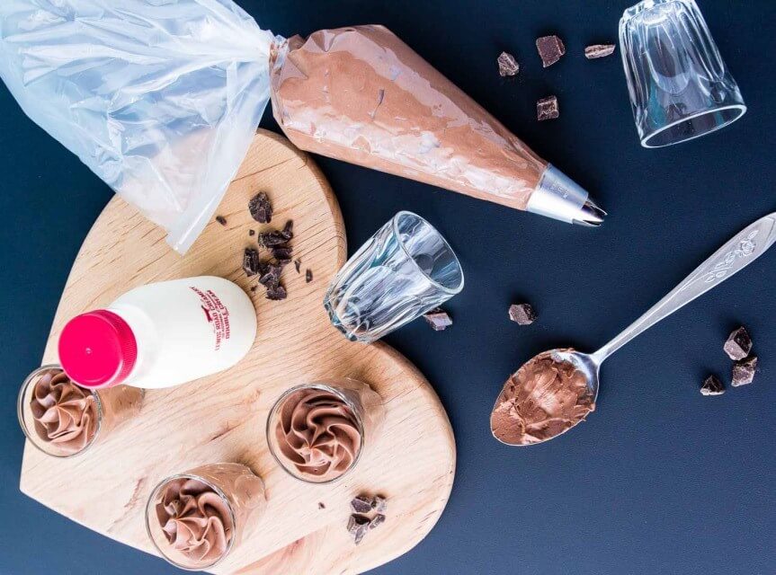 piping-3-ingredient-chocolate-mousse-640x896