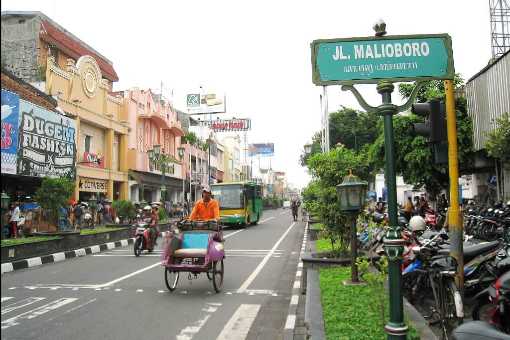 Malioboro_Street,_Yogyakarta